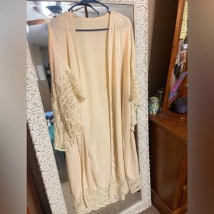 Lacy Cream Duster